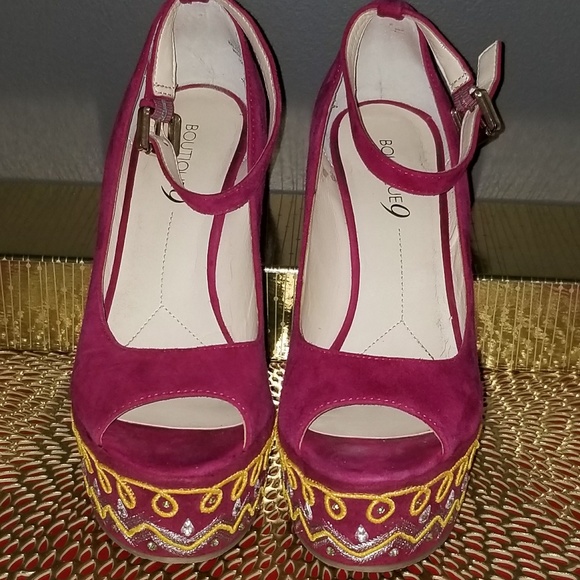 BOUTIQUE 9 Fuschia Suede festival wedge - Picture 2 of 6